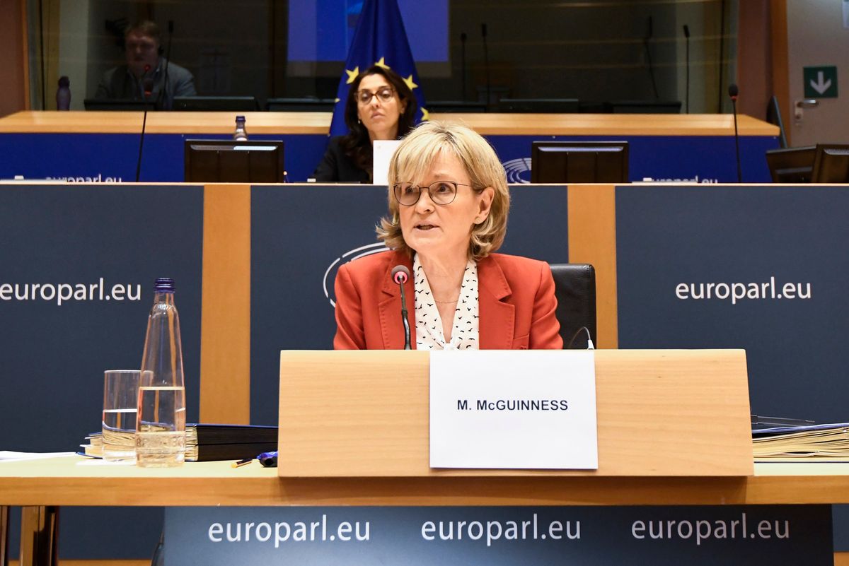 EU commissaris pleit voor EU-breed provisieverbod